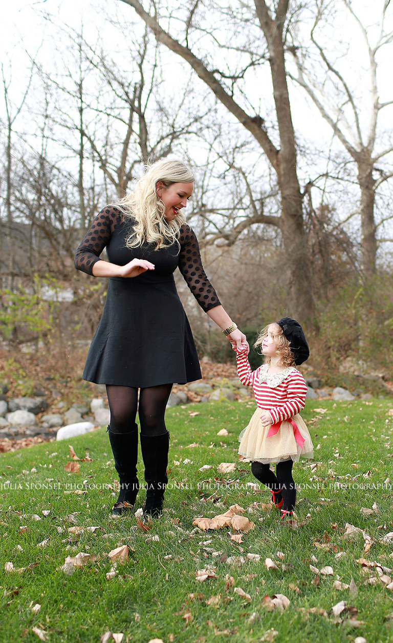 mommy daughter holiday photos