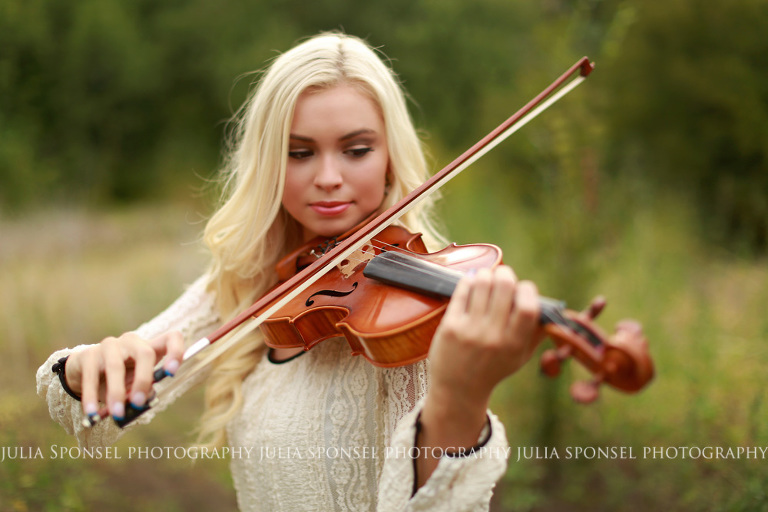 senior photos with violin