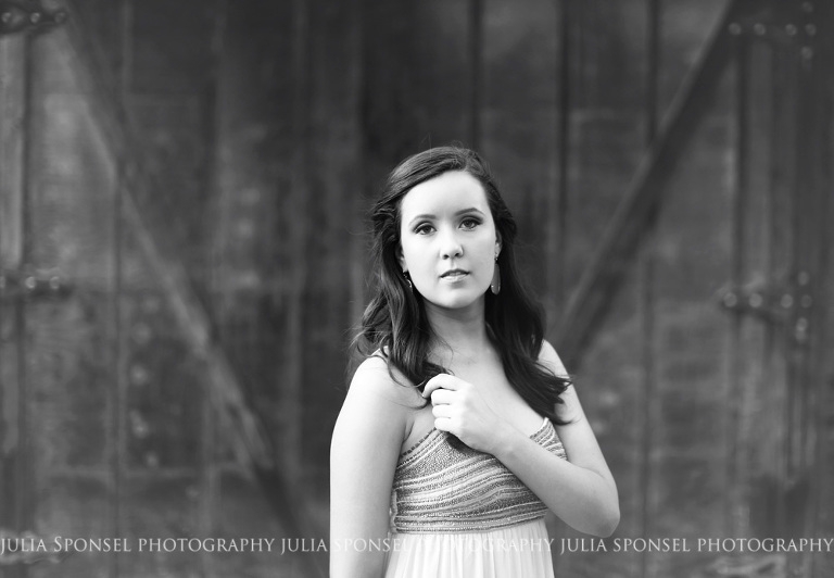 black-and-white-senior-photos