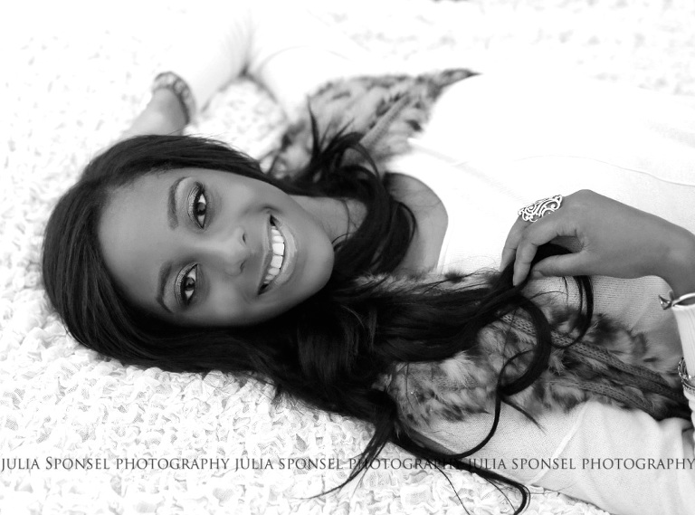 senior photos laying down