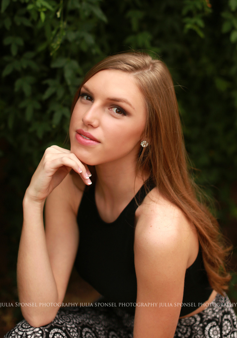 chloe hundelt wakeland senior photographer