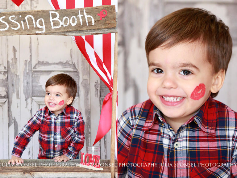 frisco-mini-session-valentines-kissing-booth