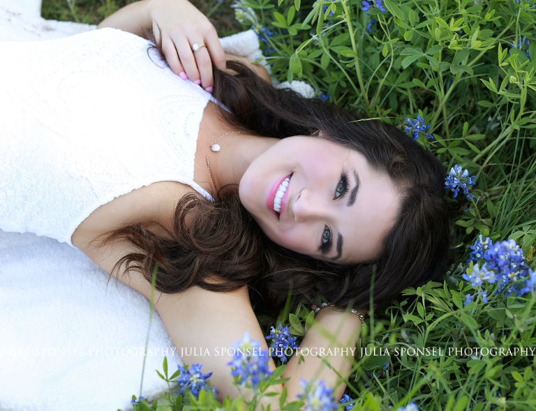 senior-photos-in-blue-bonnets-frisco