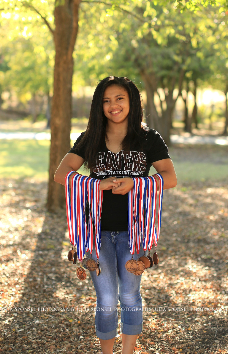 senior-photos-metal-display