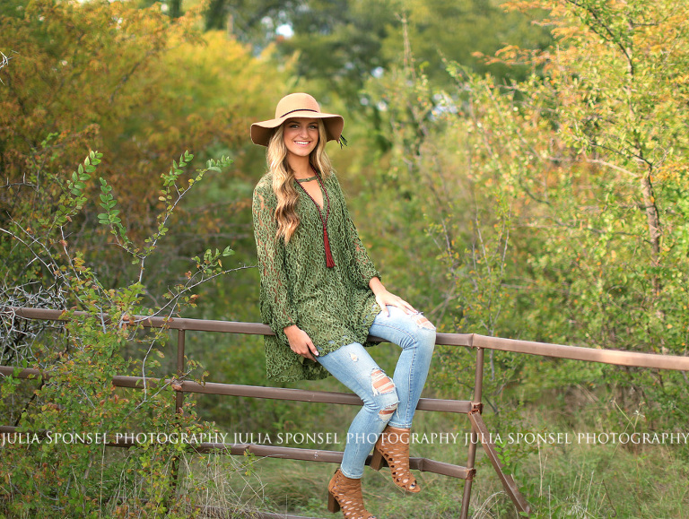 outdoor senior photographer